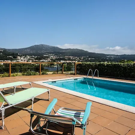 Casa Con Piscina A Orilla Del Rio Mino Hébergement de vacances