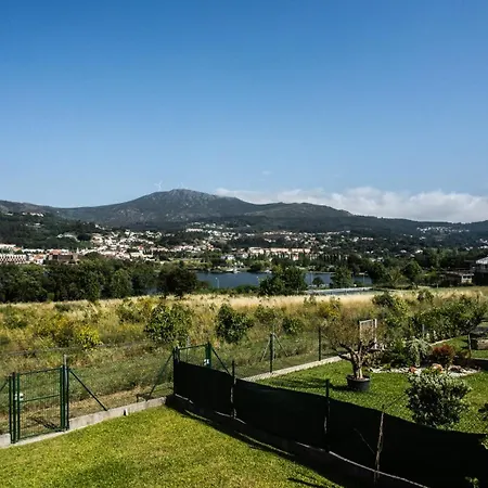 Hébergement de vacances Casa Con Piscina A Orilla Del Rio Mino *