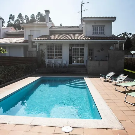 Casa Con Piscina A Orilla Del Rio Mino Hébergement de vacances *