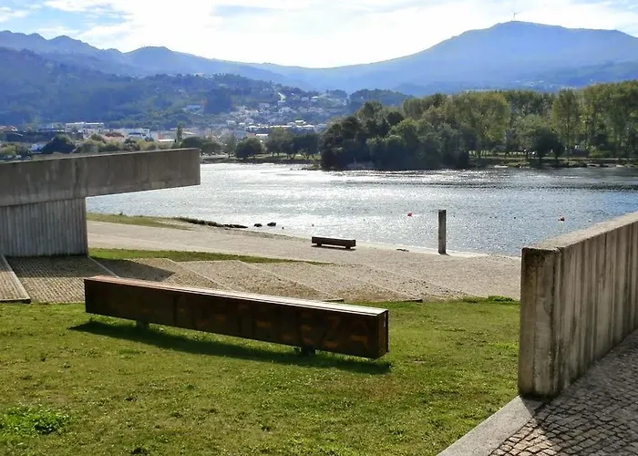 Casa Con Piscina A Orilla Del Rio Mino 別荘 Tomiño