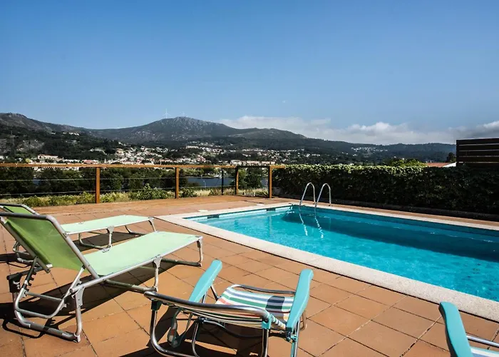 Casa Con Piscina A Orilla Del Rio Mino 別荘