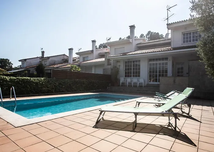 Casa Con Piscina A Orilla Del Rio Mino 別荘 Tomiño