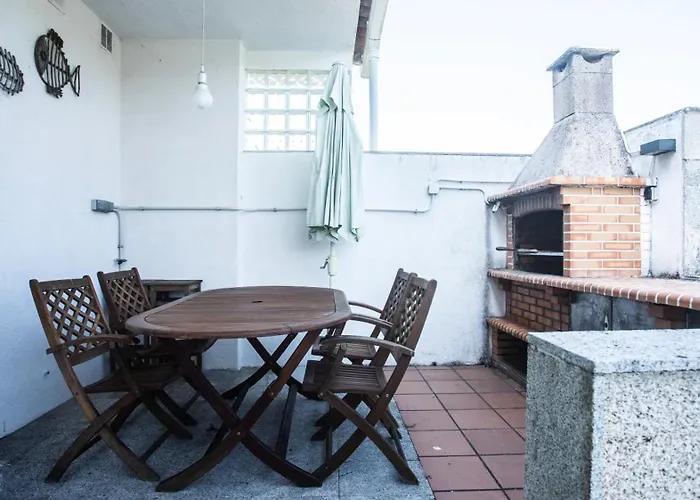 Casa Con Piscina A Orilla Del Rio Mino Tomiño